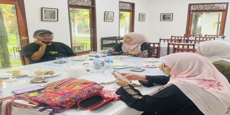 EcotivePlus X Batik De Nara (บาติก เดอนารา)